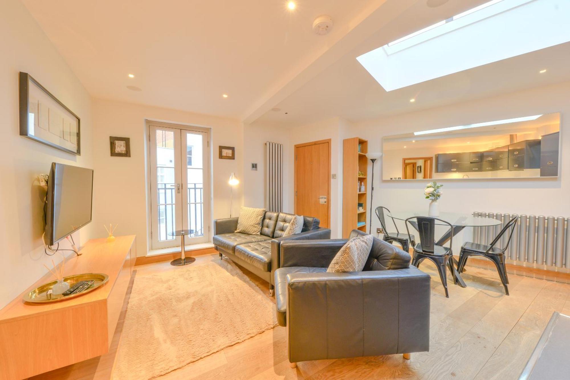 Central Two Bedroom Apartments St Albans By Central Stays Short Lets & Serviced Accommodation With Free Parking エクステリア 写真